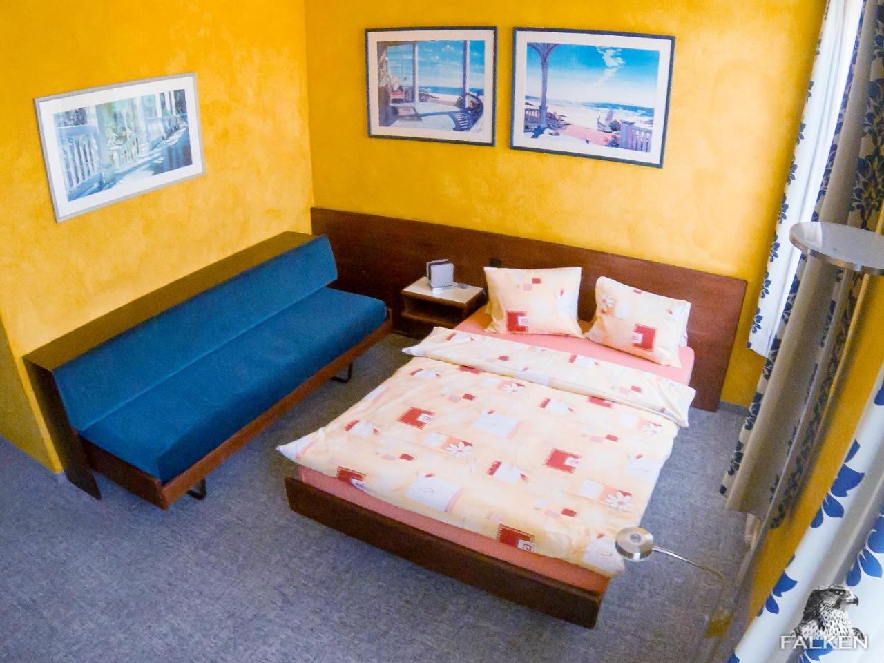 Zum Falken Inn